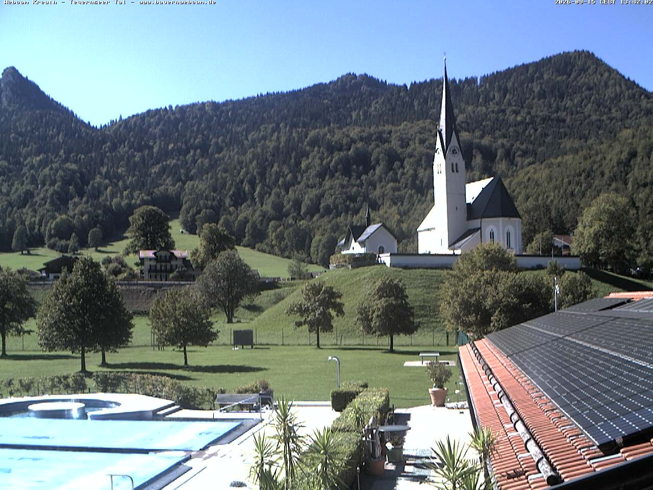 Archiv Foto Webcam Kreuth: Kirche und Freibad