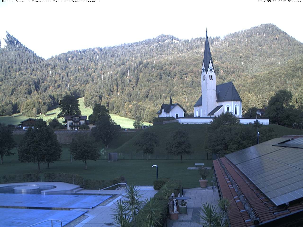 Archiv Foto Webcam Kreuth: Kirche und Freibad