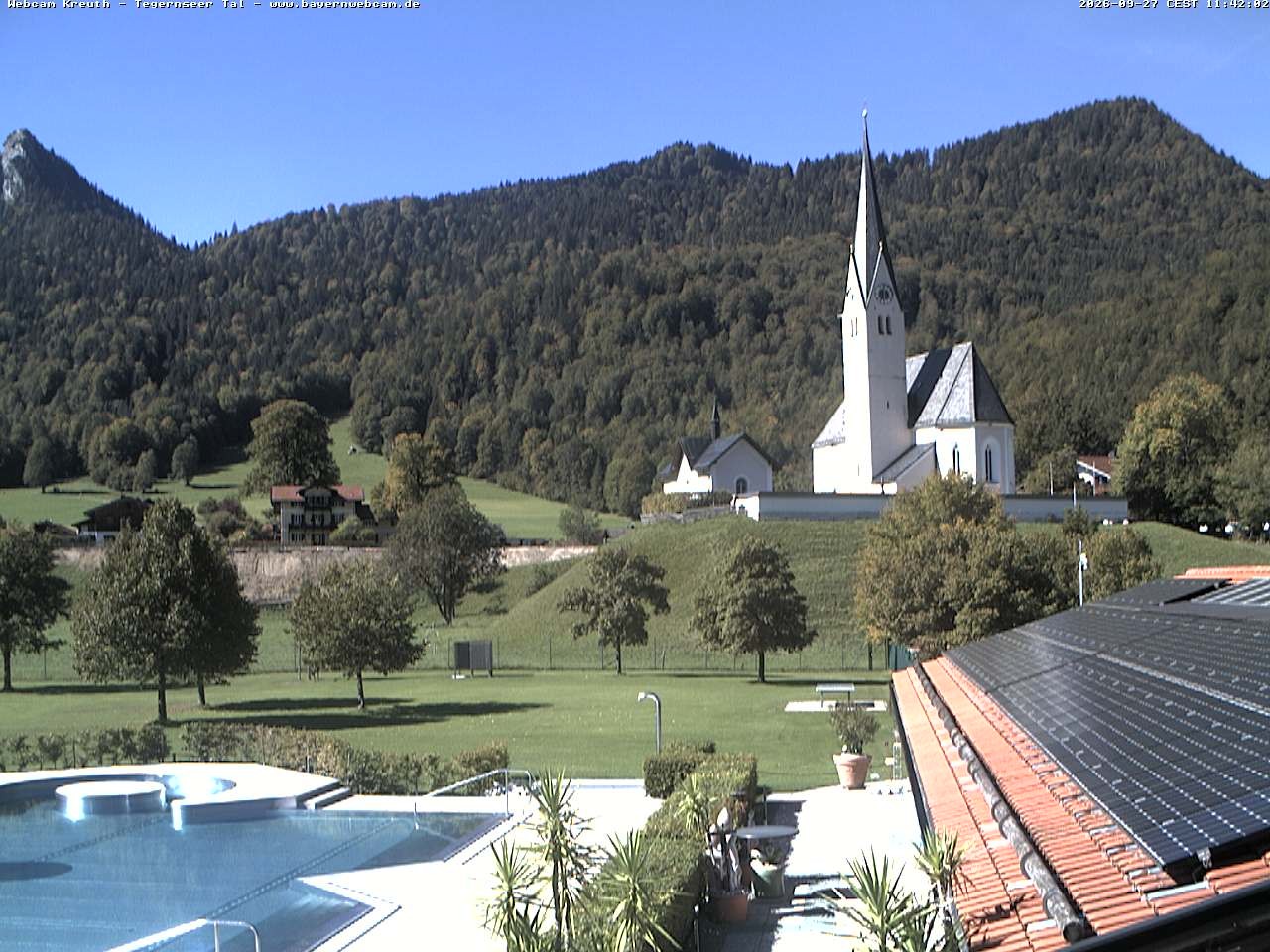 Archiv Foto Webcam Kreuth: Kirche und Freibad