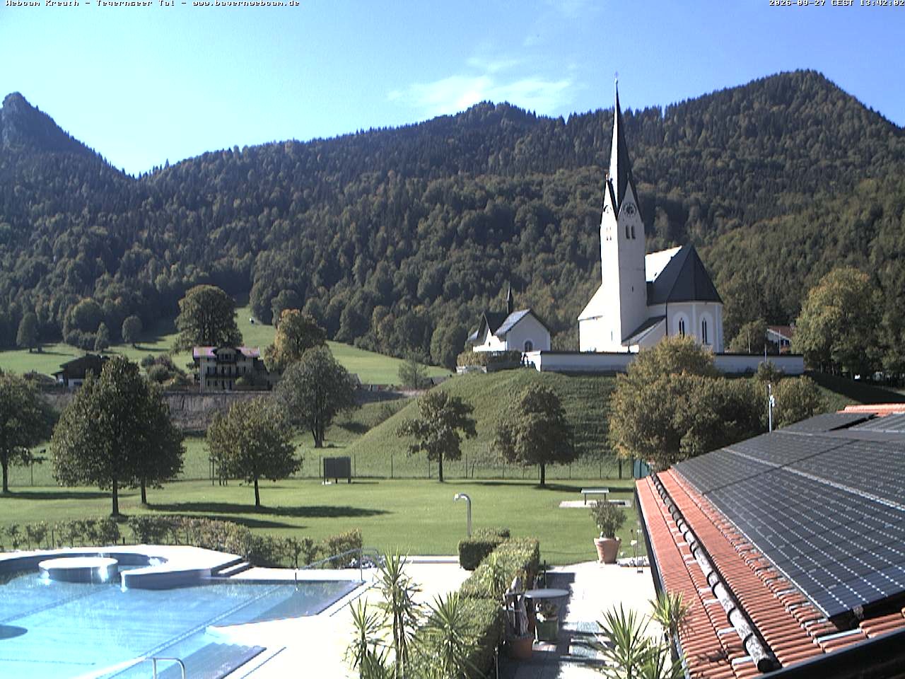 Archiv Foto Webcam Kreuth: Kirche und Freibad