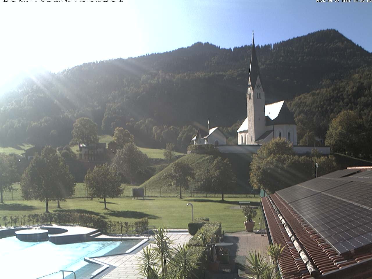 Archiv Foto Webcam Kreuth: Kirche und Freibad