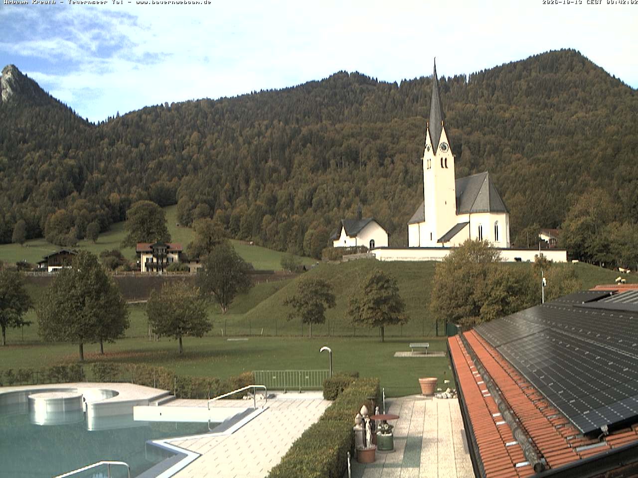 Archiv Foto Webcam Kreuth: Kirche und Freibad