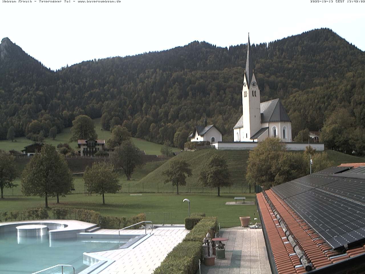 Archiv Foto Webcam Kreuth: Kirche und Freibad