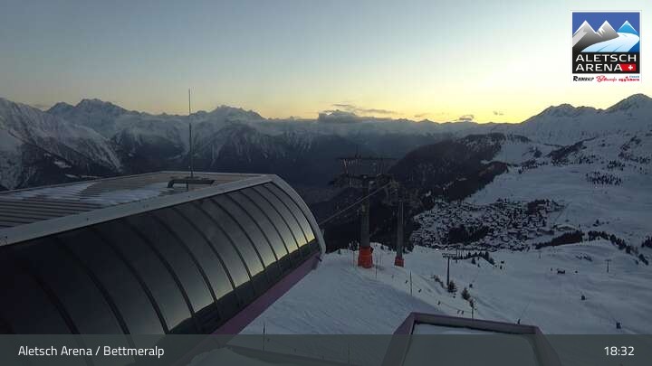 Archiv Foto Webcam Bettmeralp - Bergstation Wurzenbord
