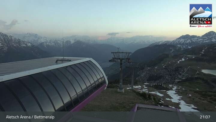 Archived image Webcam Bettmeralp: Bergstation Wurzenbord