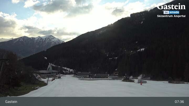 Archived image Webcam Gasteinertal - Ski Centre Angertal