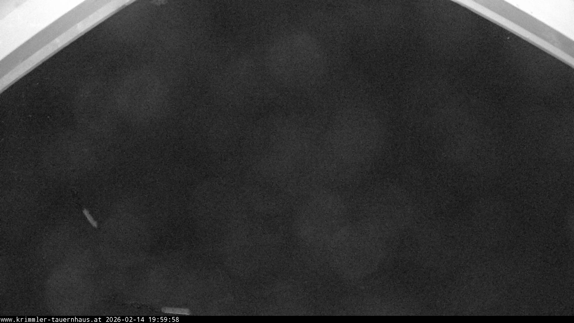 Archived image Mountain Hut Krimmler Tauernhaus - Webcam South