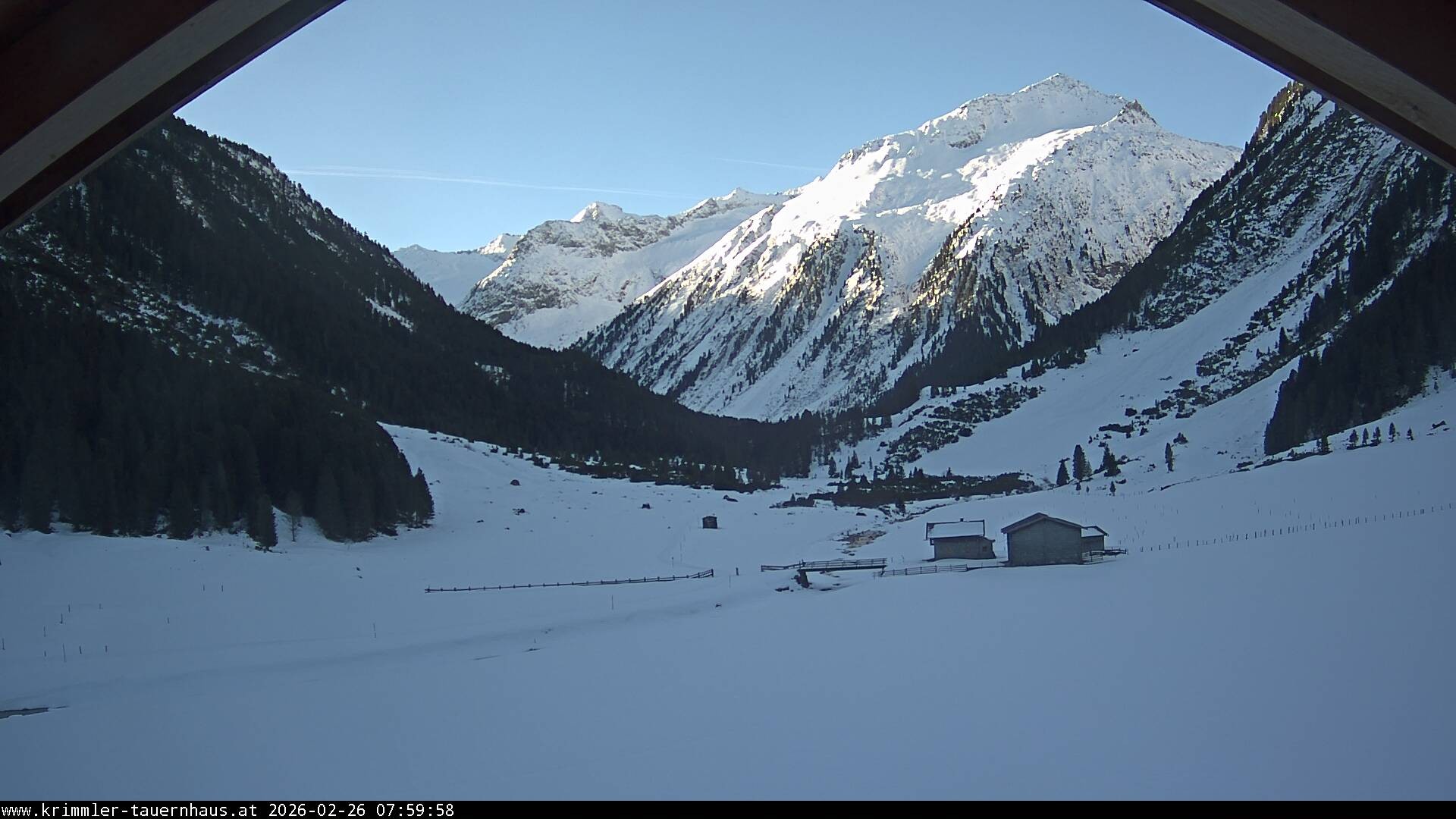Archived image Mountain Hut Krimmler Tauernhaus - Webcam South