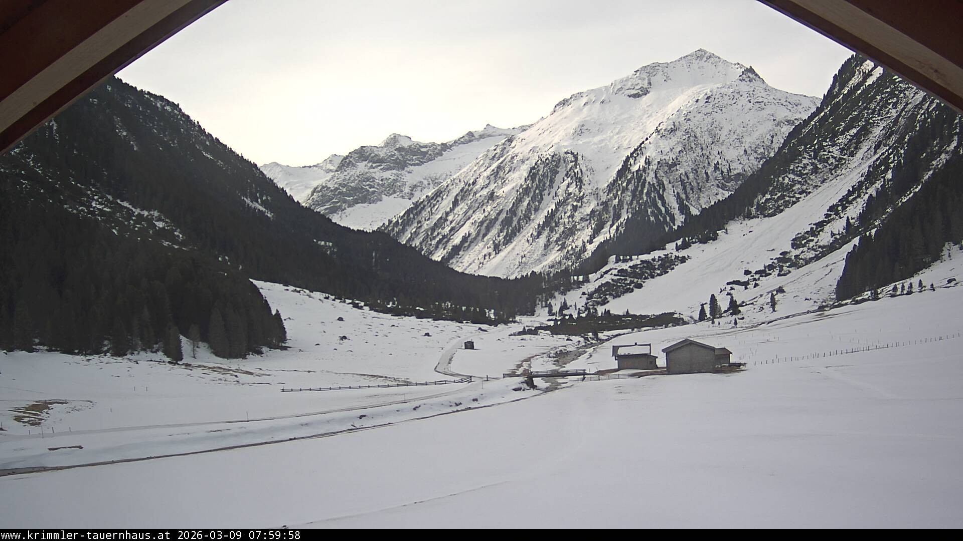 Archiv Foto Webcam Krimmler Tauernhaus Süd (1.622 Meter)