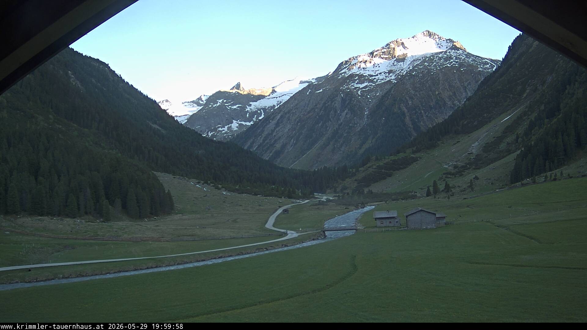 Archiv Foto Webcam Krimmler Tauernhaus Süd (1.622 Meter)