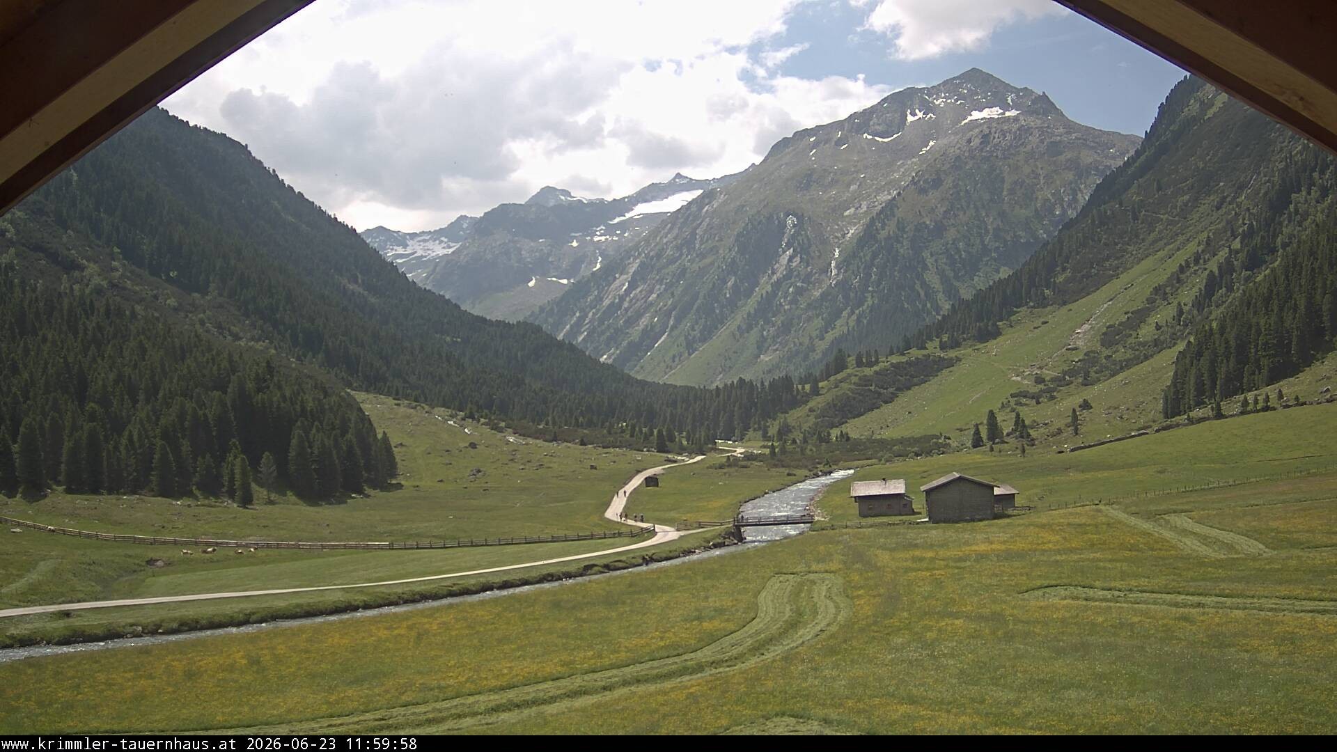 Archiv Foto Webcam Krimmler Tauernhaus Süd (1.622 Meter)