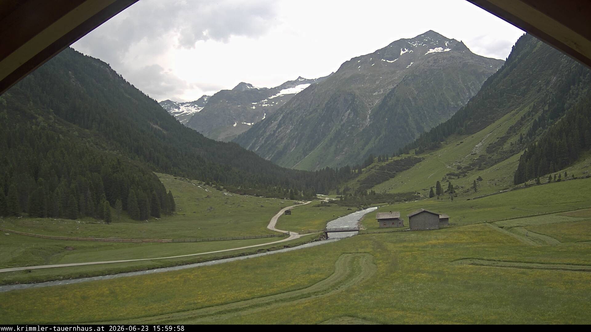 Archiv Foto Webcam Krimmler Tauernhaus Süd (1.622 Meter)