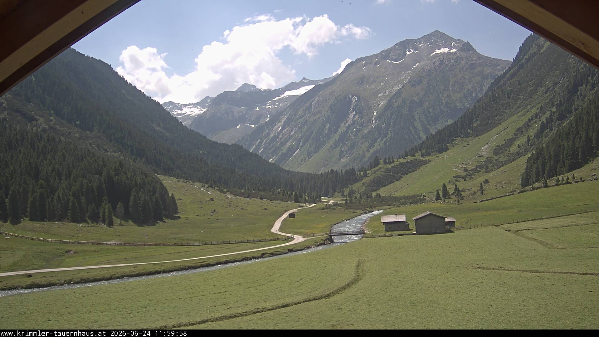 Archiv Foto Webcam Krimmler Tauernhaus Süd (1.622 Meter)