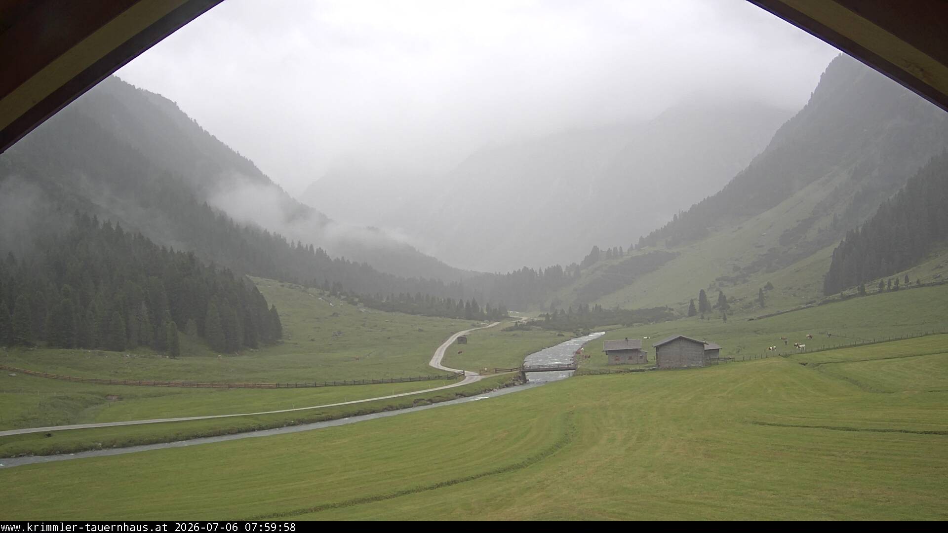 Archiv Foto Webcam Krimmler Tauernhaus Süd (1.622 Meter)