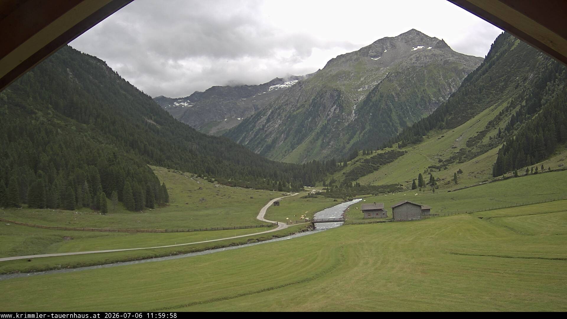 Archiv Foto Webcam Krimmler Tauernhaus Süd (1.622 Meter)