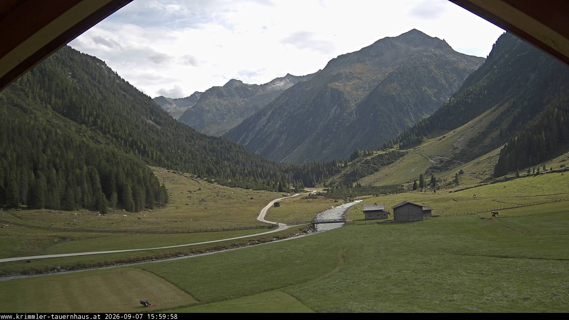 Archiv Foto Webcam Krimmler Tauernhaus Süd (1.622 Meter)