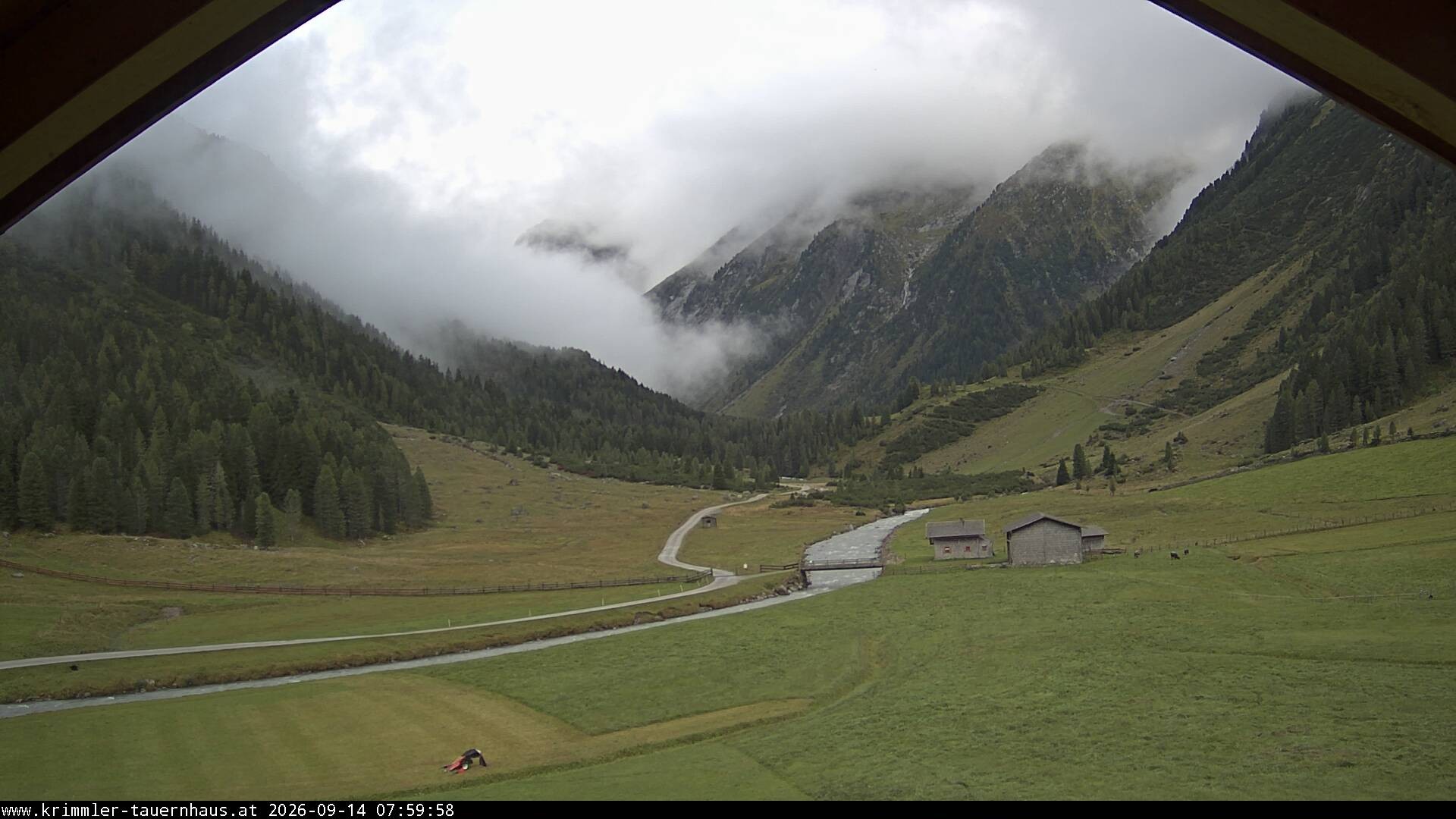 Archiv Foto Webcam Krimmler Tauernhaus Süd (1.622 Meter)