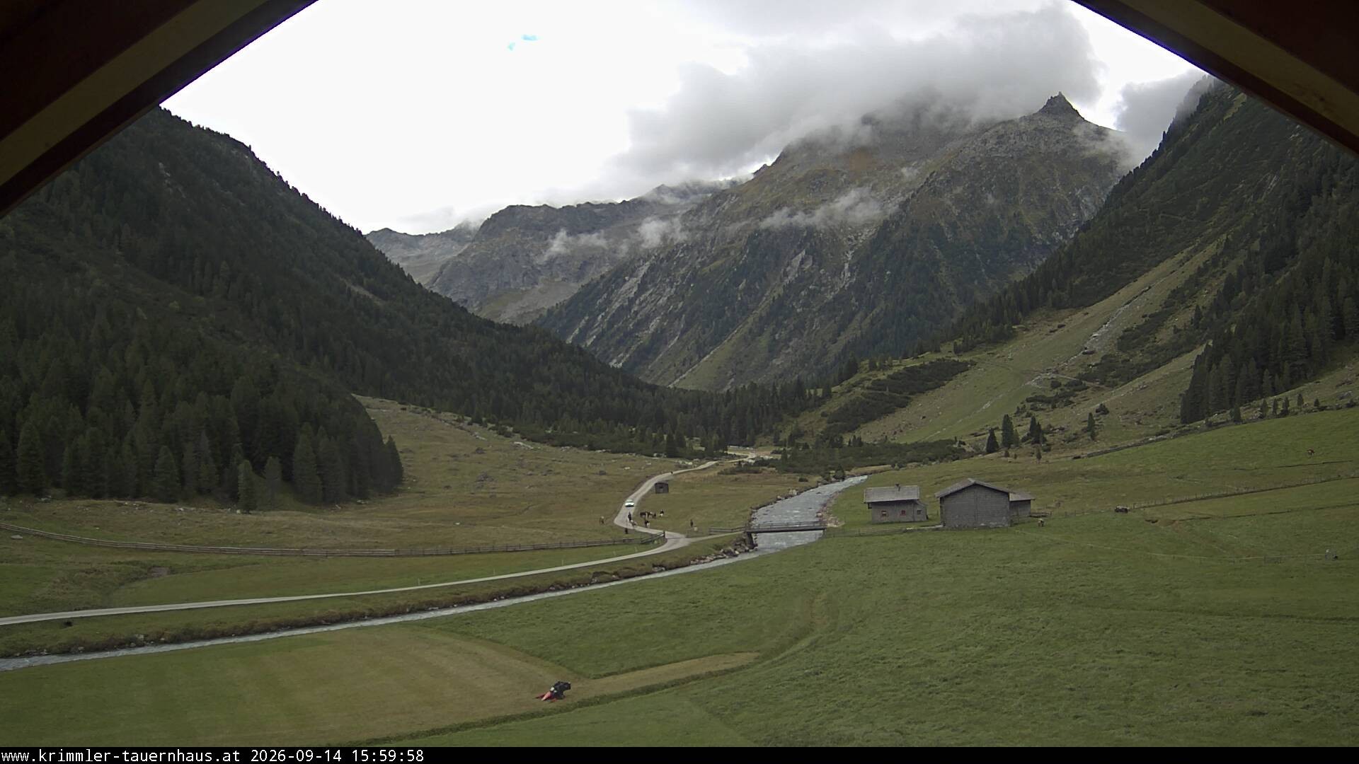 Archiv Foto Webcam Krimmler Tauernhaus Süd (1.622 Meter)