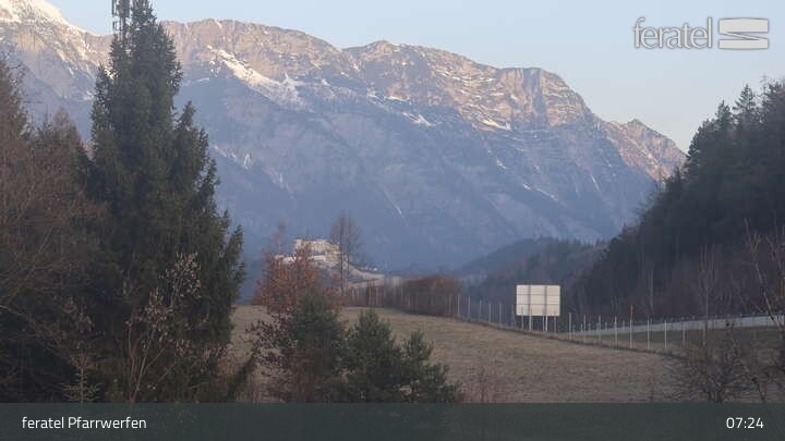 Archiv Foto Webcam Burg Hohenwerfen im Salzburger Land