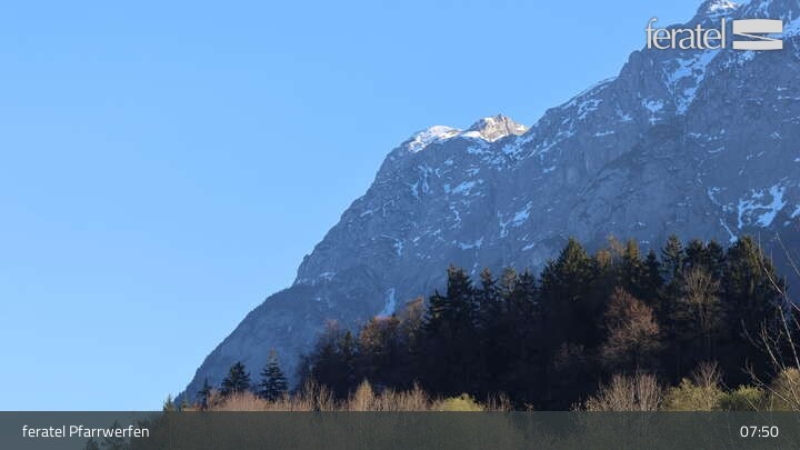 Archiv Foto Webcam Burg Hohenwerfen im Salzburger Land