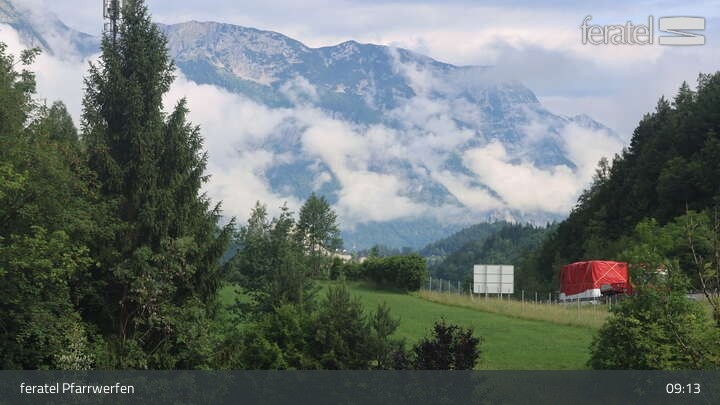 Archiv Foto Webcam Burg Hohenwerfen im Salzburger Land