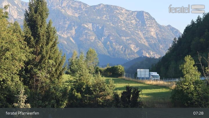 Archiv Foto Webcam Burg Hohenwerfen im Salzburger Land