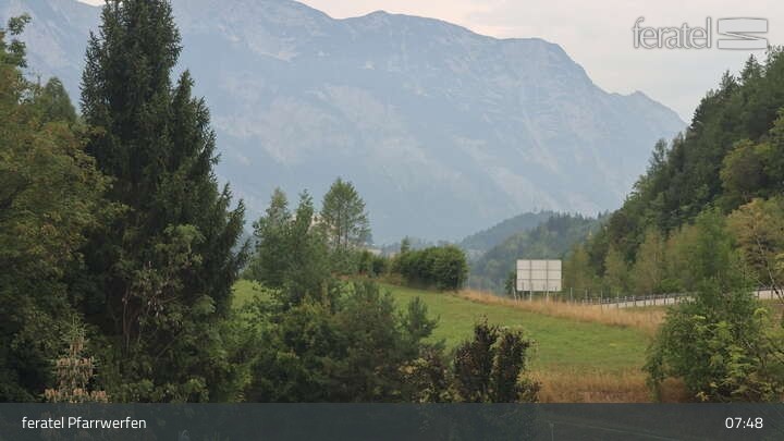 Archiv Foto Webcam Burg Hohenwerfen im Salzburger Land