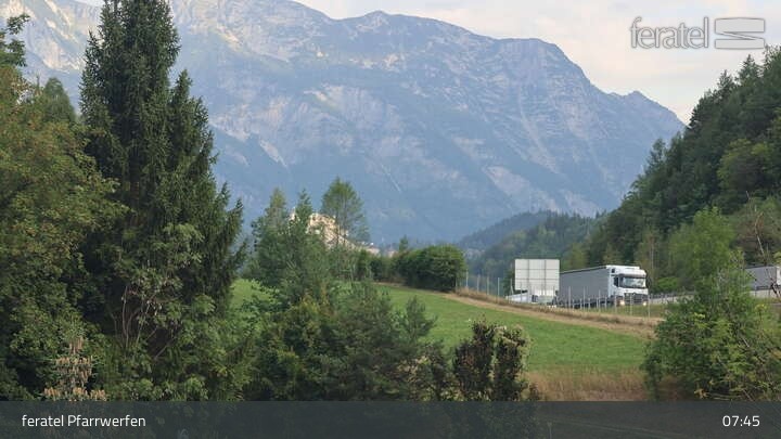 Archiv Foto Webcam Burg Hohenwerfen im Salzburger Land